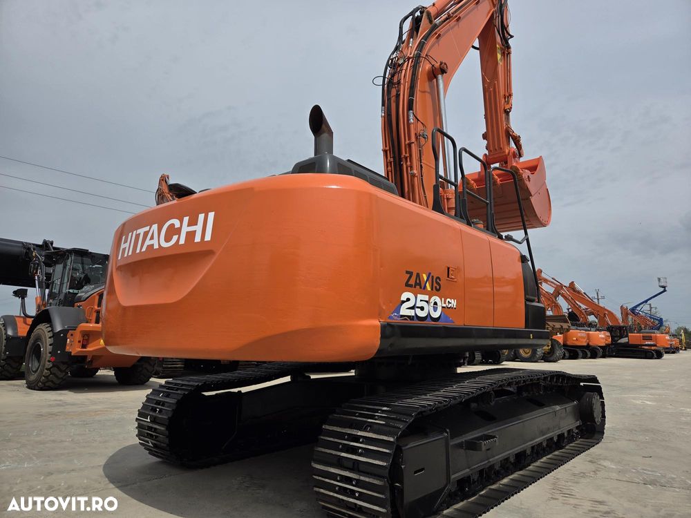 Hitachi ZX250, 6.535h, cupa NOUA 1,55mc, Masa 27,2tone, 2018, INGUST latime 2,99m, adancime sapare 7m, consum mediu 12,6l/h, lant 80% ok doar 620h deplasare, camera spate si laterale, inst picon, inst rotire, Isuzu 173CP, posibil leaasing-PROMOTIE 89.900 EUR - 1