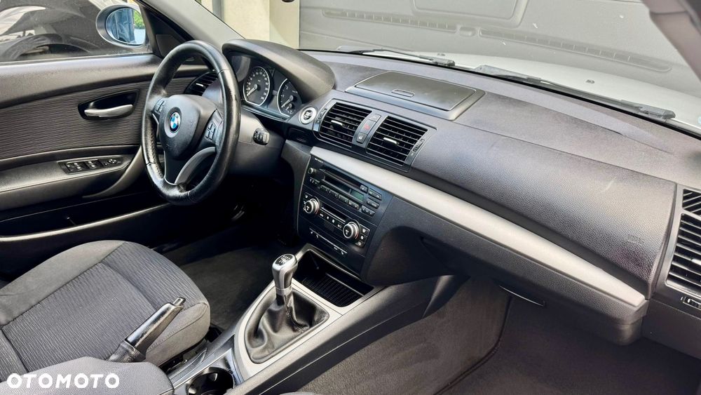 BMW Seria 1 116i - 23