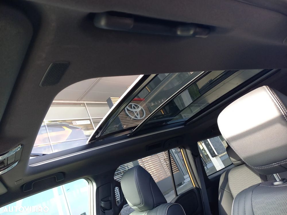 Toyota Land Cruiser - 33