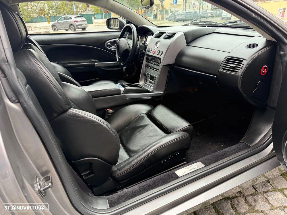 Aston Martin Vanquish - 5