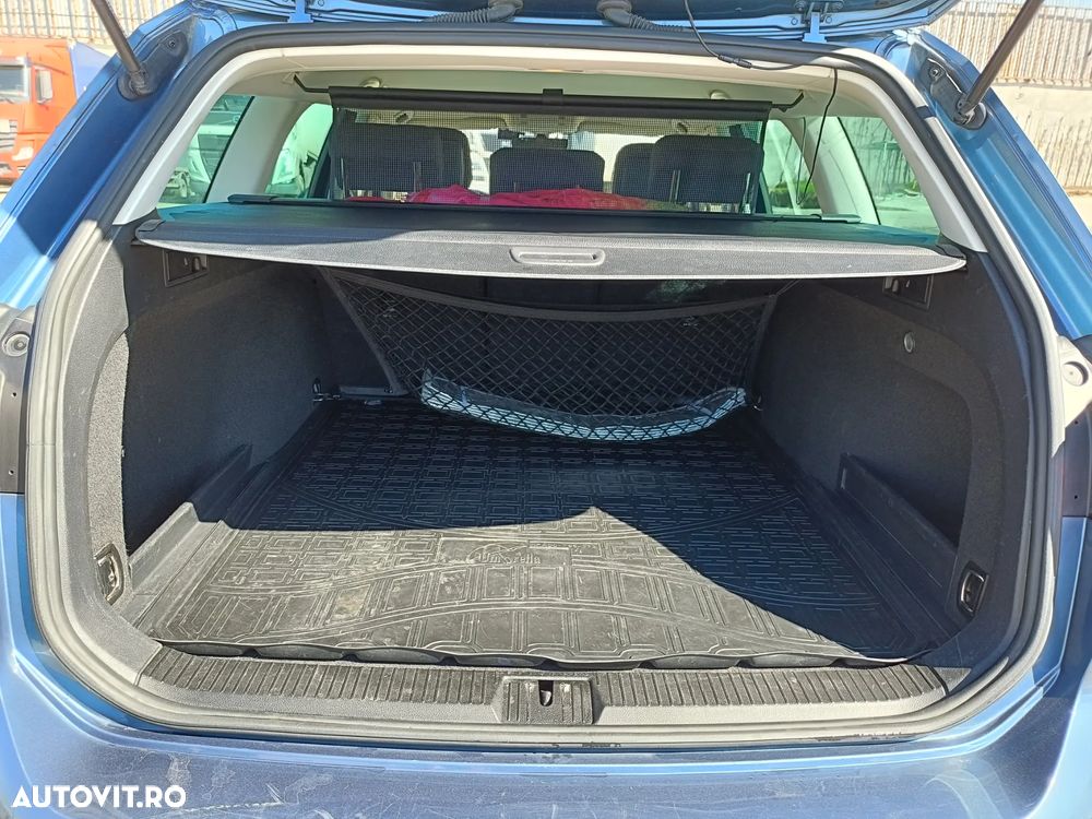 Volkswagen Passat 2.0 TDI DSG Comfortline - 11