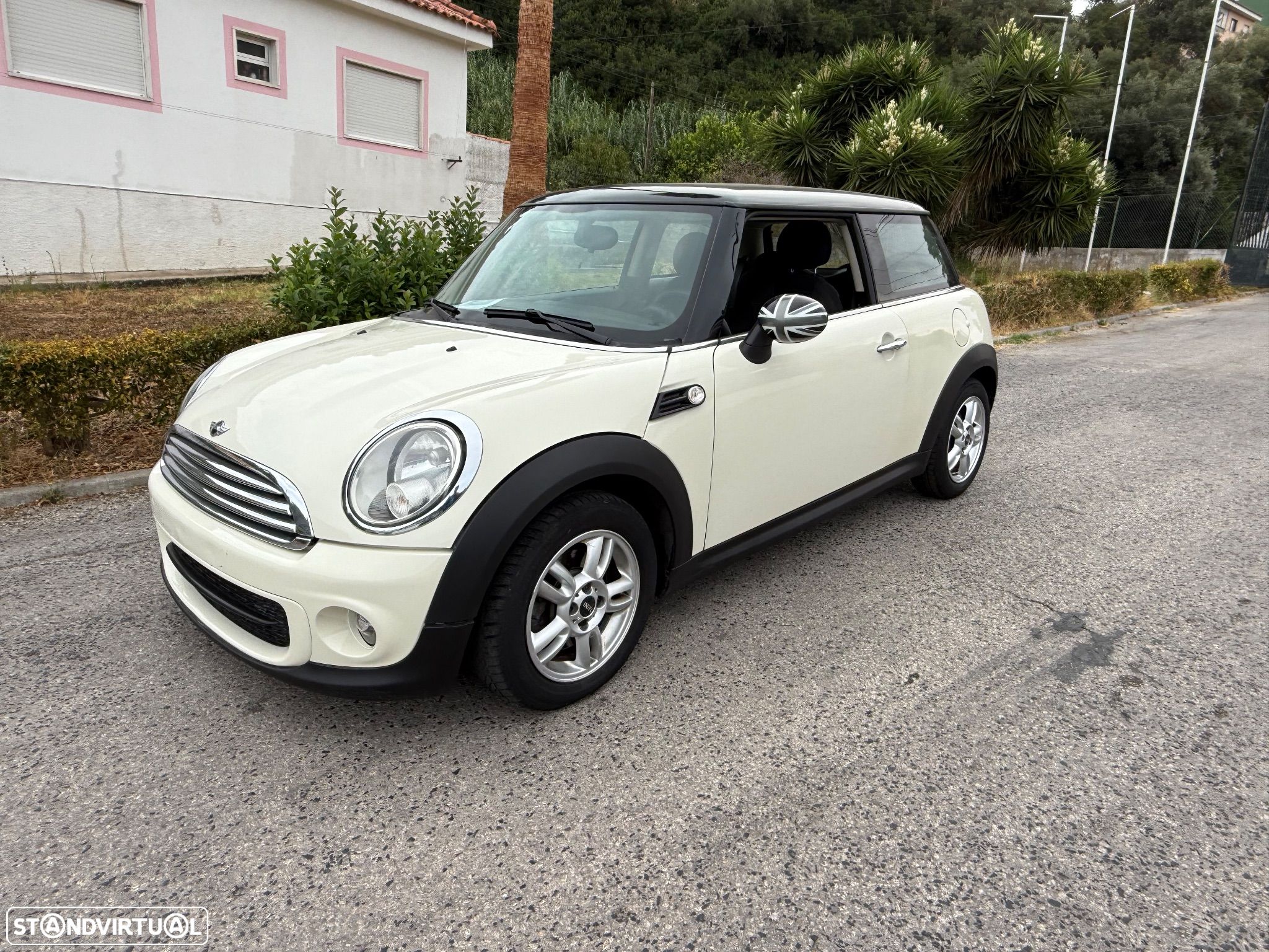 MINI 3 Portas Cooper D - 1