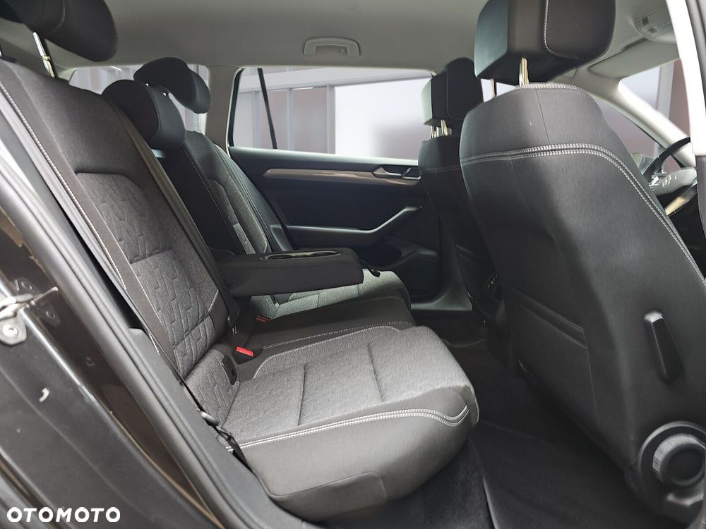 Volkswagen Passat 2.0 TDI EVO Business DSG - 23