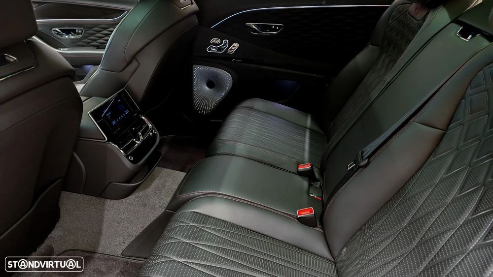 Bentley Flying Spur Hybrid - 14