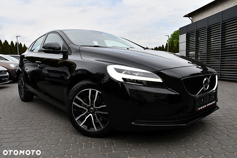 Volvo V40 T2 Momentum - 1