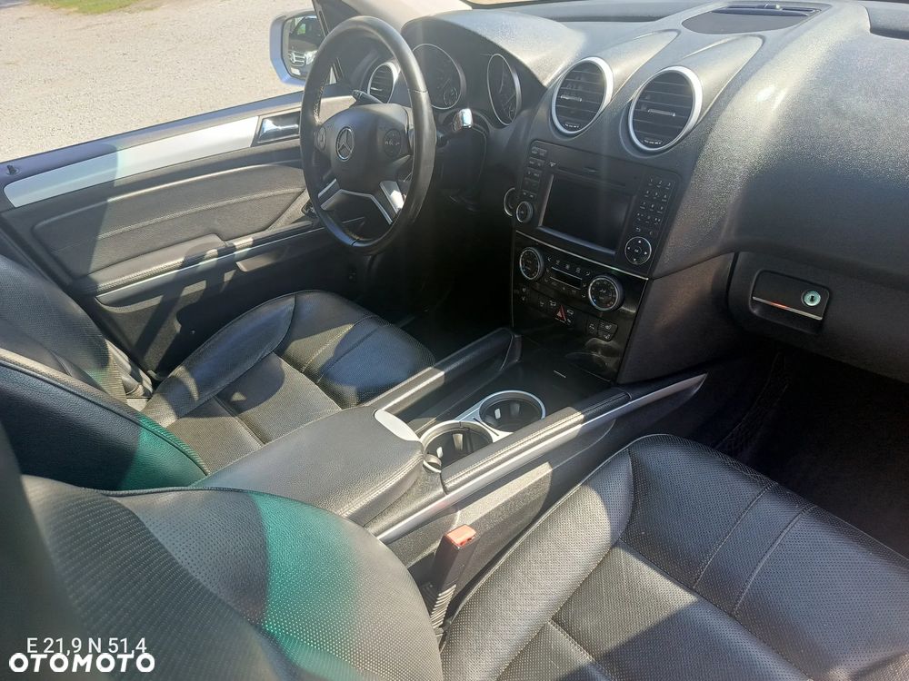 Mercedes-Benz ML - 14