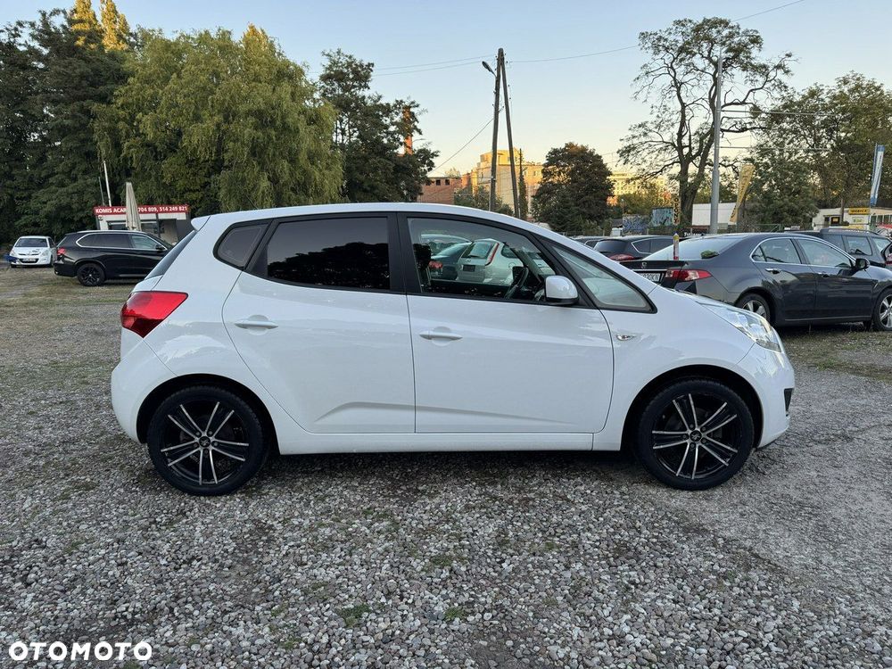 Kia Venga - 36