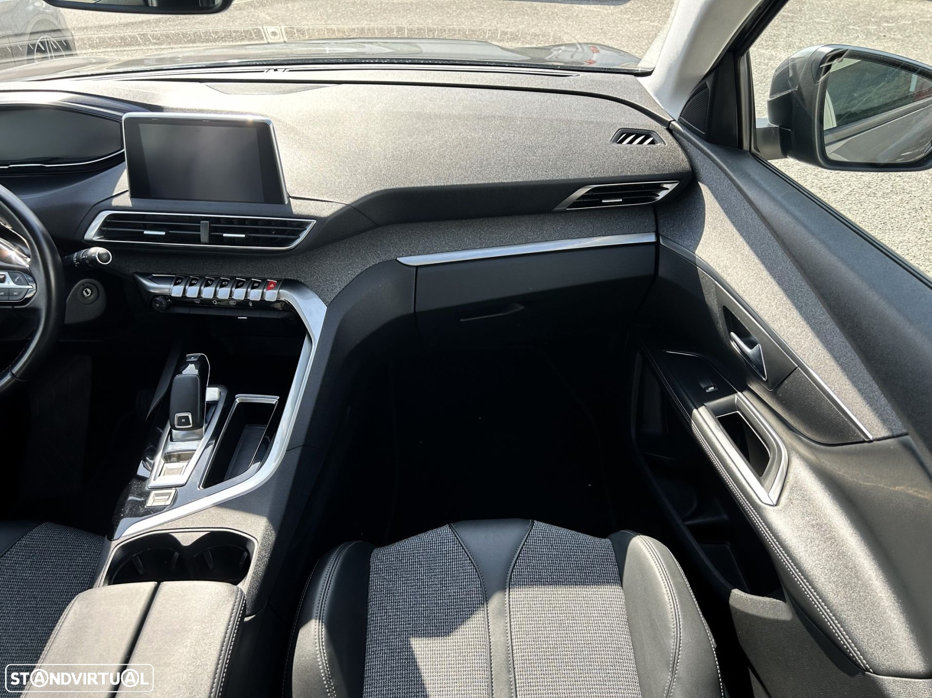 Peugeot 5008 1.5 BlueHDi Allure EAT8 - 29