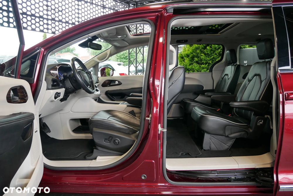 Chrysler Pacifica - 8