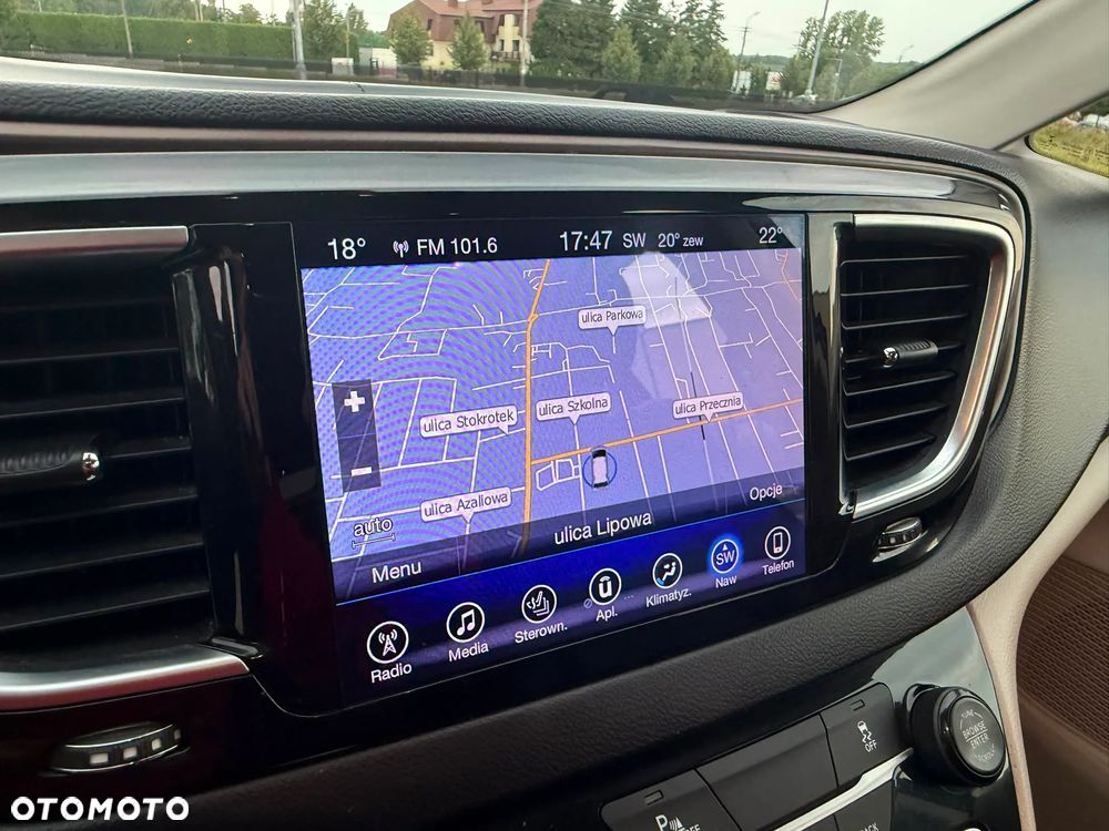 Chrysler Pacifica - 4