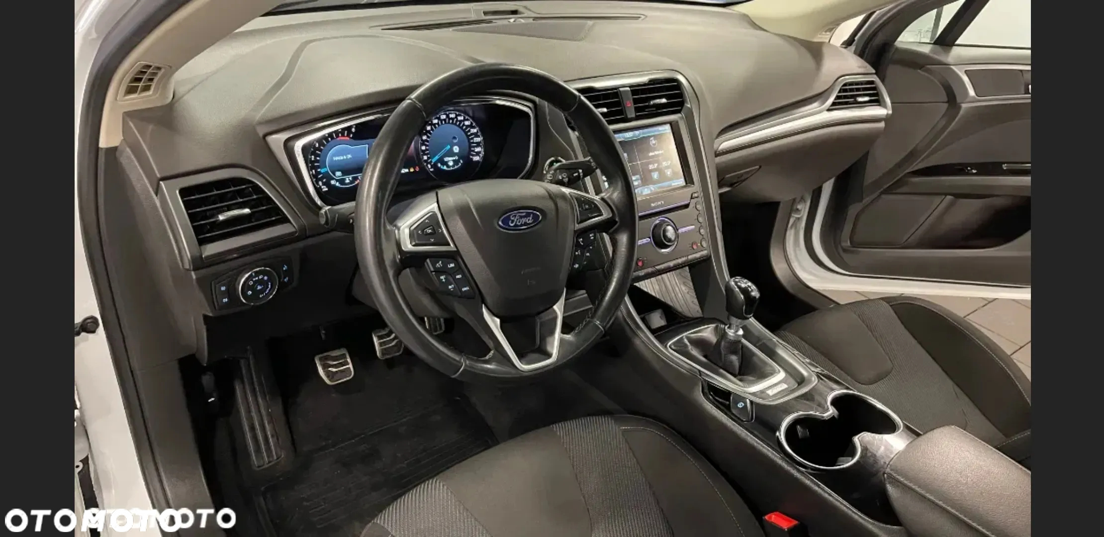 Ford Mondeo 2.0 EcoBlue Titanium - 12