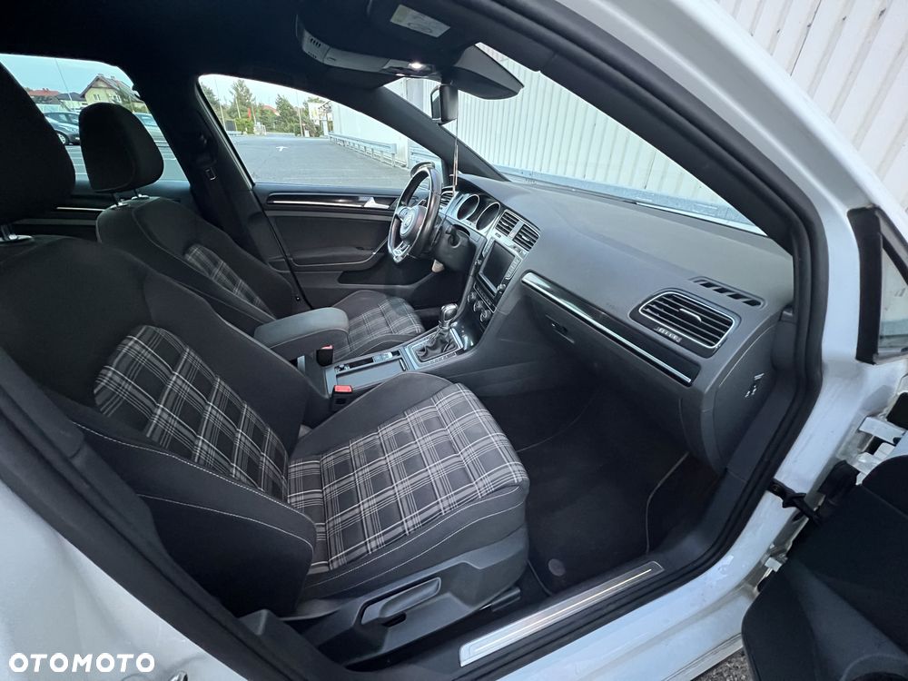 Volkswagen Golf 2.0 TDI BMT GTD DSG - 4