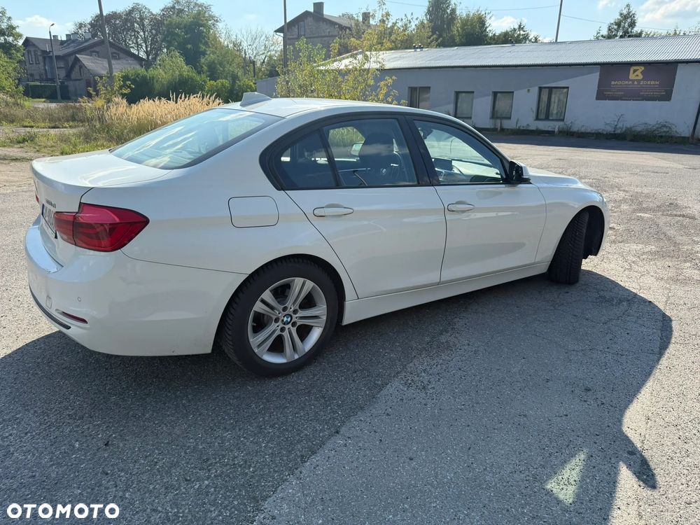 BMW Seria 3 318d - 4