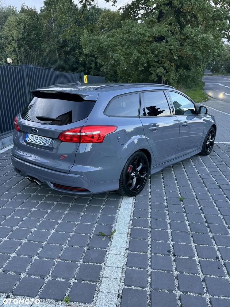 Ford Focus 2.0 EcoBoost ST-2 - 1