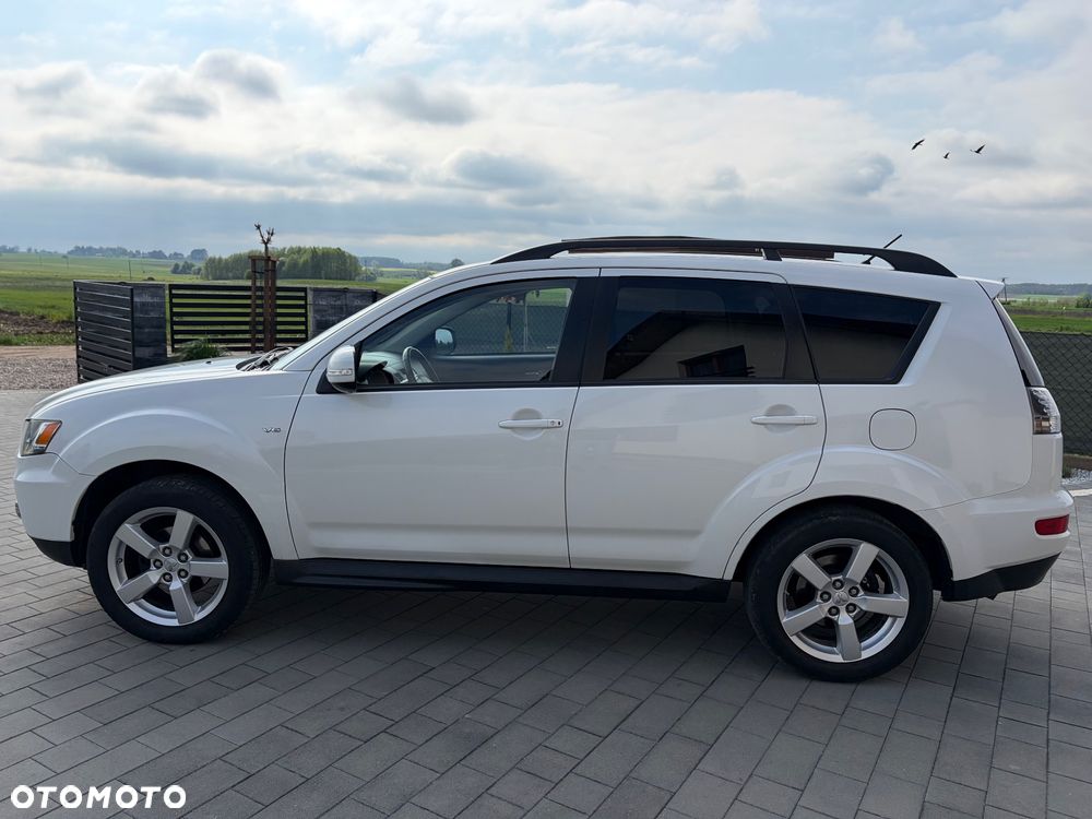Mitsubishi Outlander 3.0 V6 XLS - 6