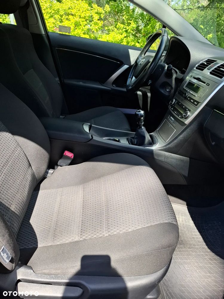 Toyota Avensis 1.8 Active - 4