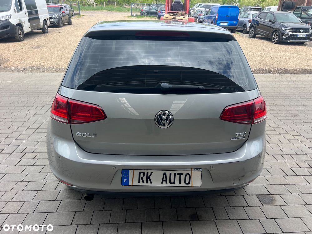 Volkswagen Golf 1.2 TSI BlueMotion Technology Comfortline - 2