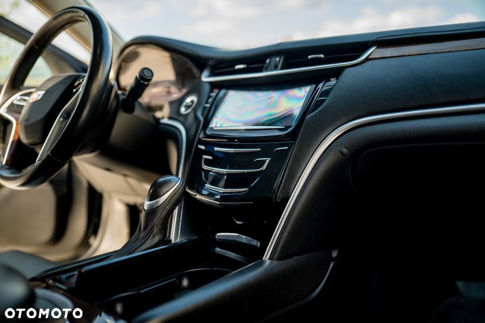 Cadillac XTS - 16