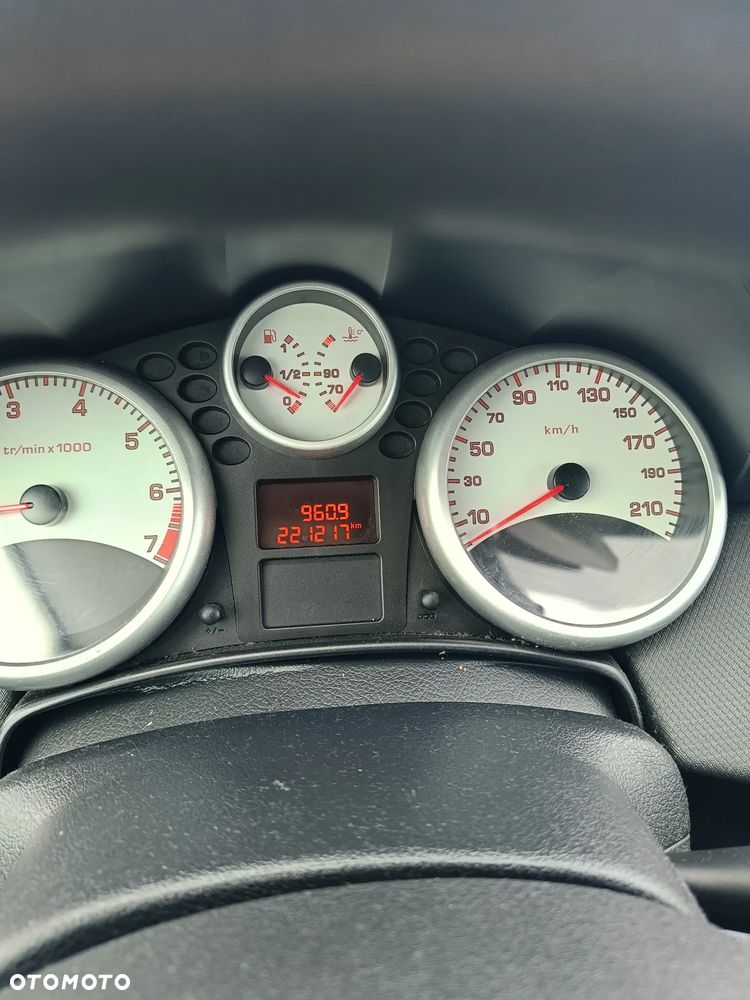 Peugeot 207 1.4 - 10