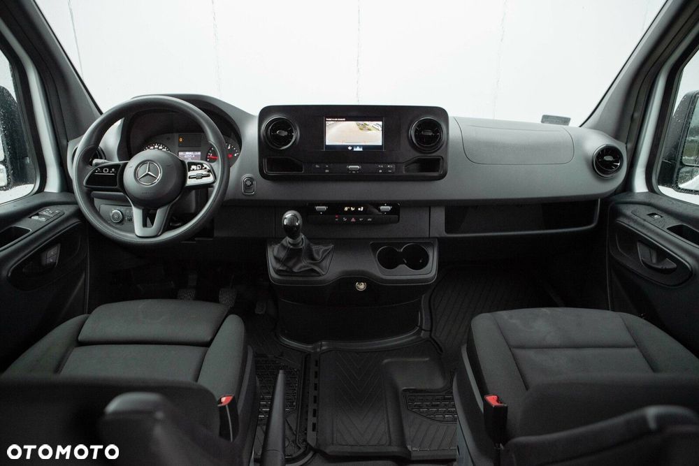 Mercedes-Benz Sprinter - 21