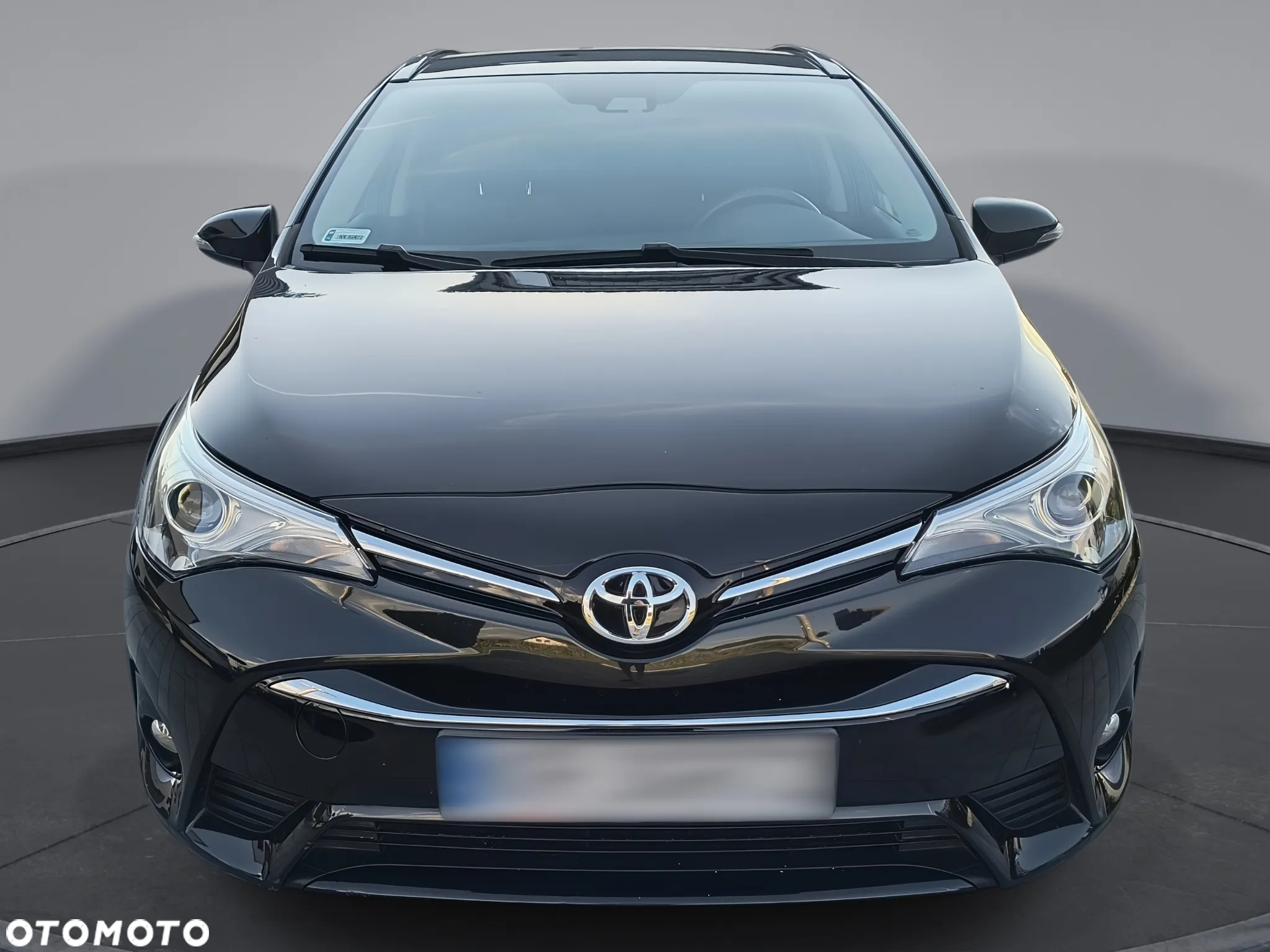 Toyota Avensis 2.0 D-4D Premium - 2