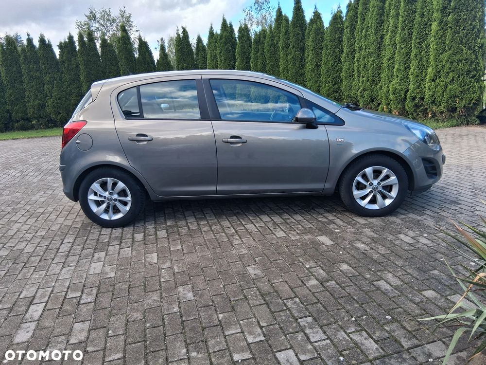 Opel Corsa 1.4 16V Energy - 11