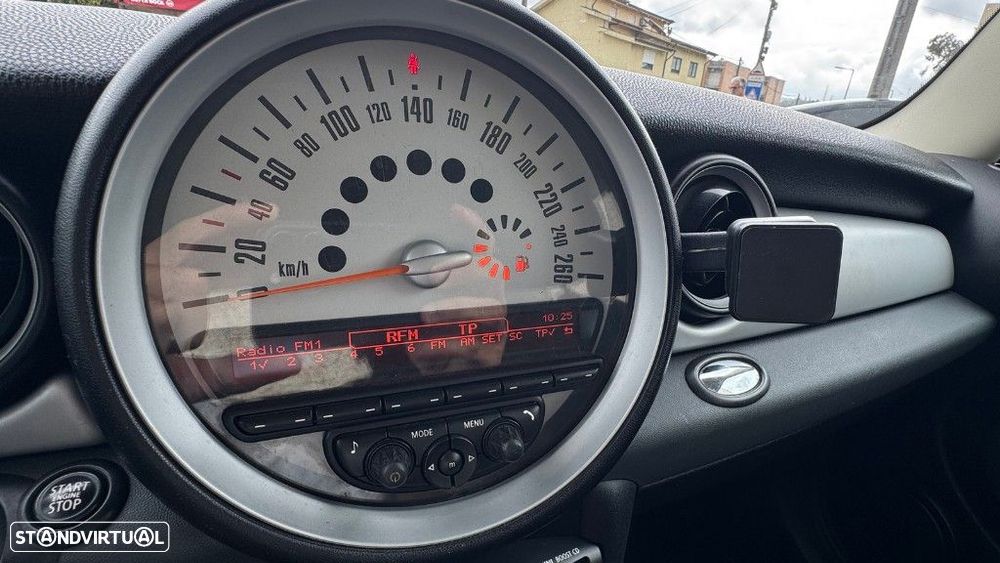 MINI 3 Portas Cooper D - 18