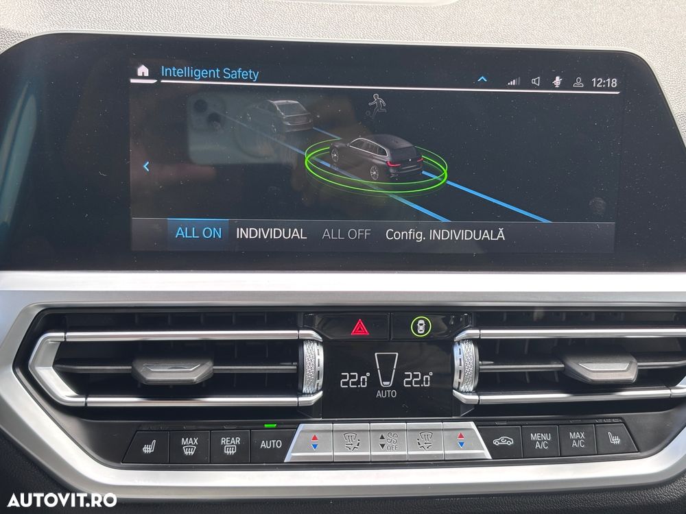 BMW Seria 3 320e Aut. Sport Line - 38