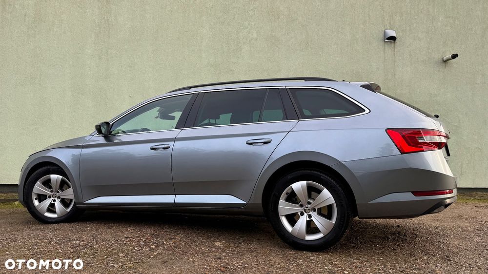Skoda Superb 2.0 TDI DSG Premium Edition - 10