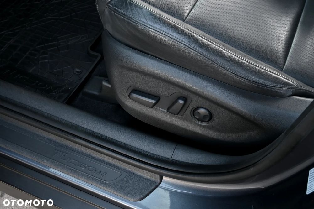 Hyundai Tucson 2.0 CRDI Premium 4WD - 29