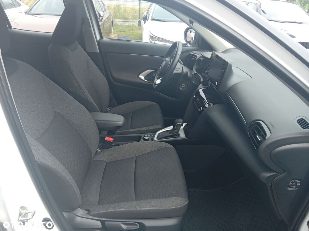 Toyota Yaris Cross Hybrid 1.5 Comfort 4x4 - 10