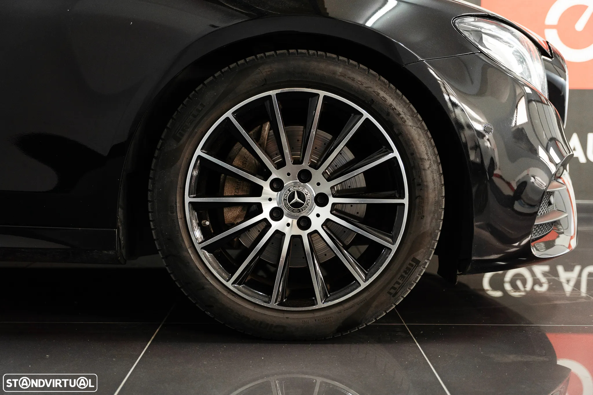 Mercedes-Benz E 220 d AMG Line - 4