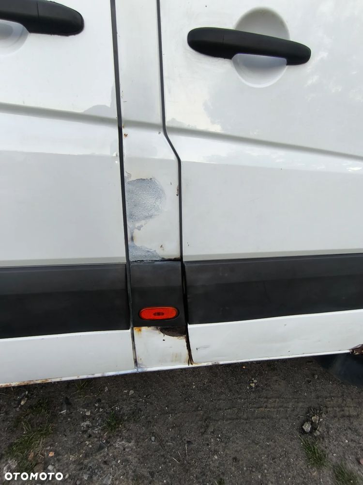 Mercedes-Benz Sprinter - 13