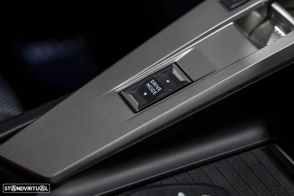 Peugeot 308 1.6 Hybrid Allure Pack e-EAT8 - 22