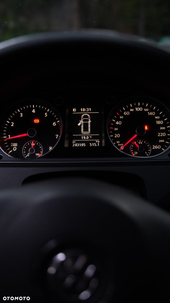 Volkswagen Passat - 11