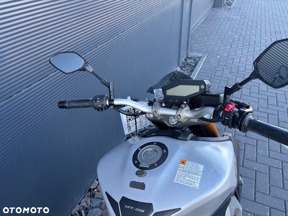 Yamaha MT - 7