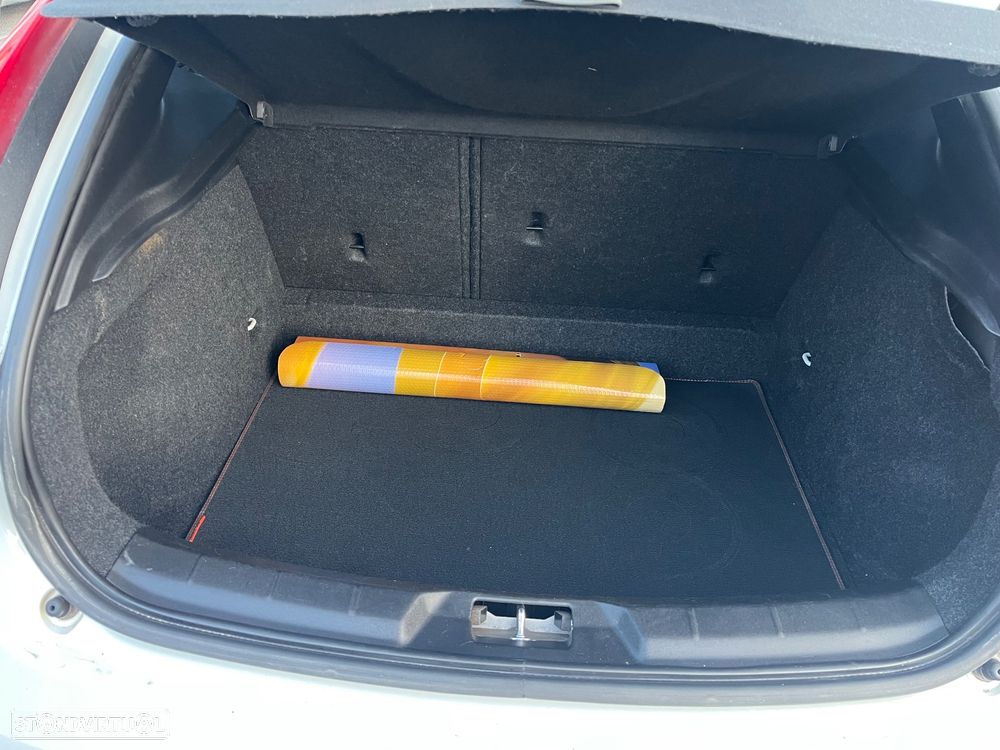 Volvo V40 2.0 D2 VOR - 20