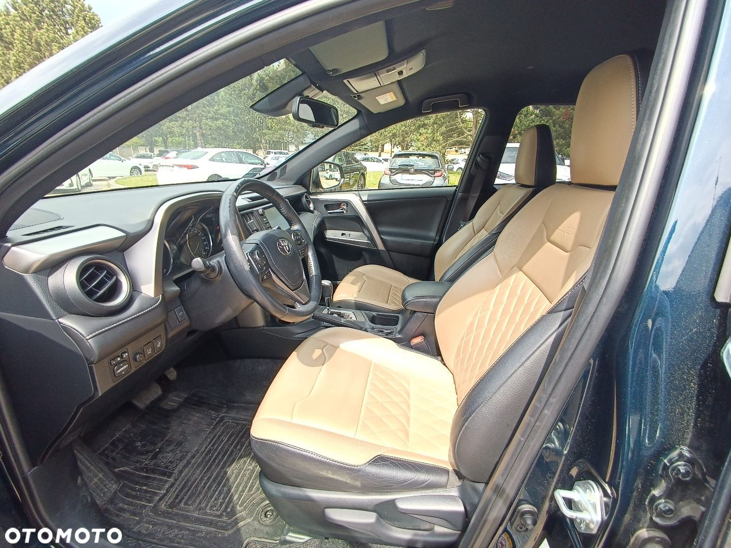 Toyota RAV4 - 9