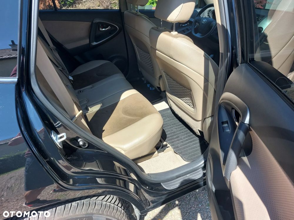 Toyota RAV4 2.0 VVT-i Premium - 8