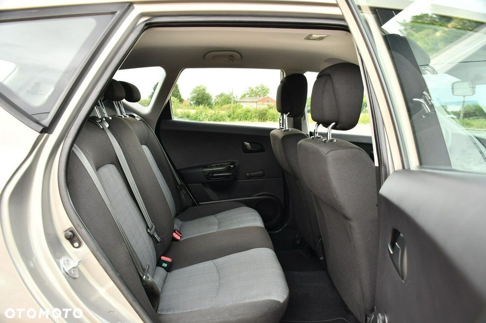 Kia Ceed - 34