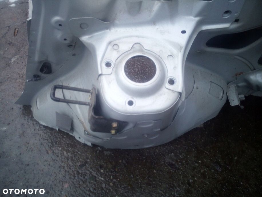 Mazda 323 323f ba bj Mocowanie Amora kielich tył - 2