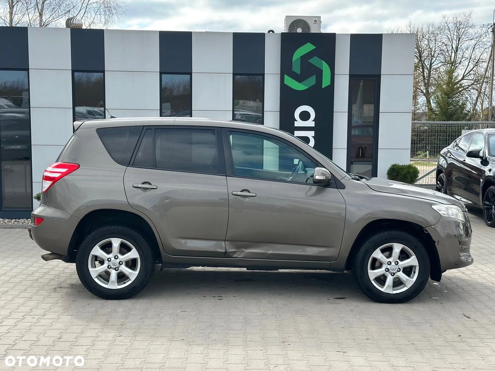 Toyota RAV4 - 4