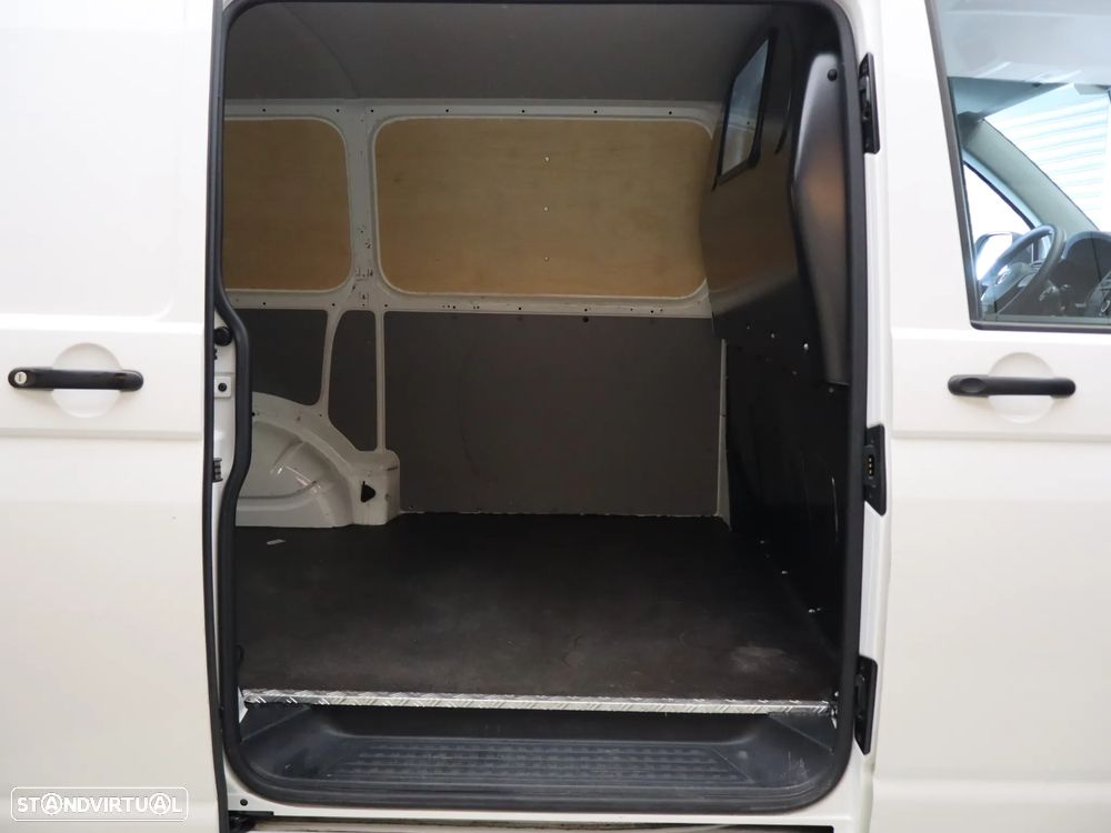 VW Transporter 2.0 TDi - 11