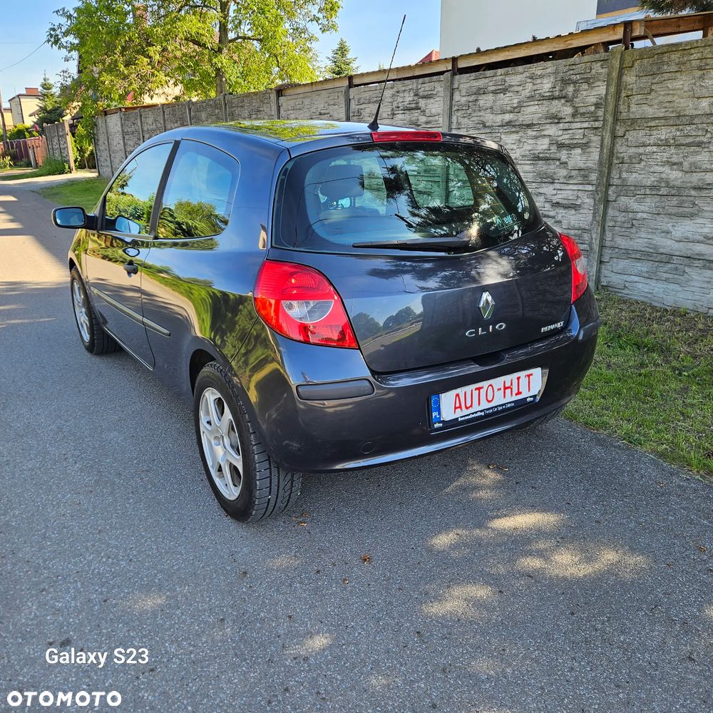 Renault Clio 1.6 Confort Privilege - 9