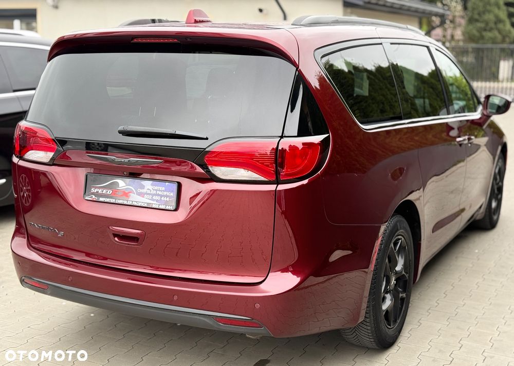 Chrysler Pacifica - 7