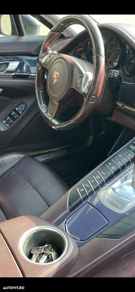 Porsche Panamera - 12