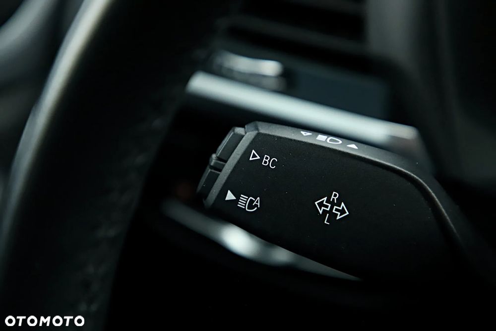 BMW X3 xDrive20i GPF Advantage - 33