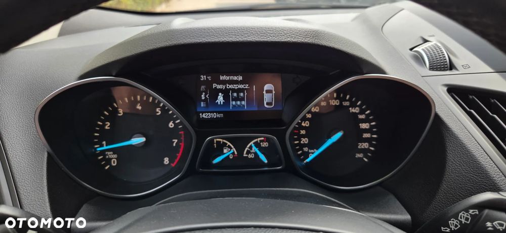Ford Kuga 1.5 EcoBoost 2x4 Titanium - 25