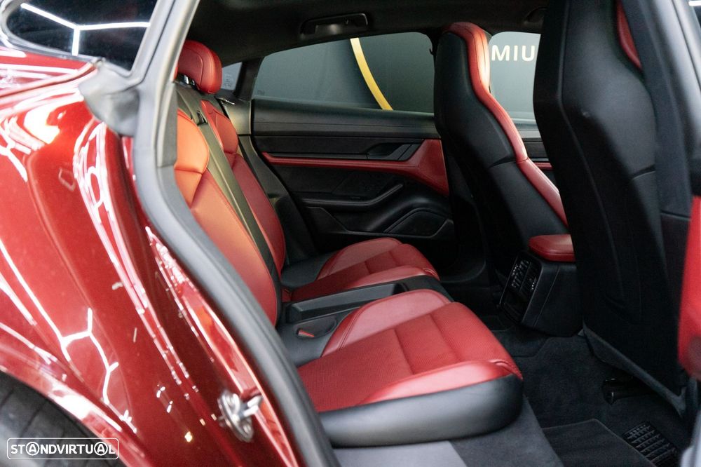 Porsche Taycan 4S - 48