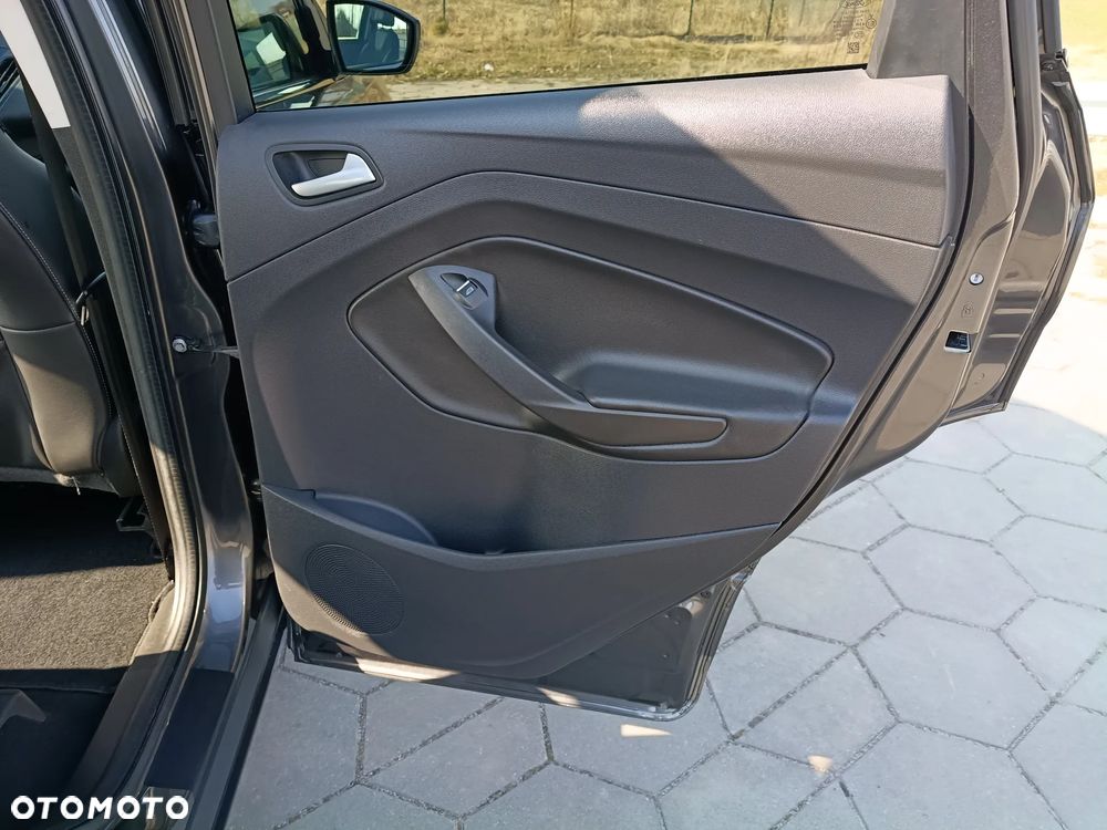 Ford Kuga 2.0 TDCi 4x4 Titanium - 23